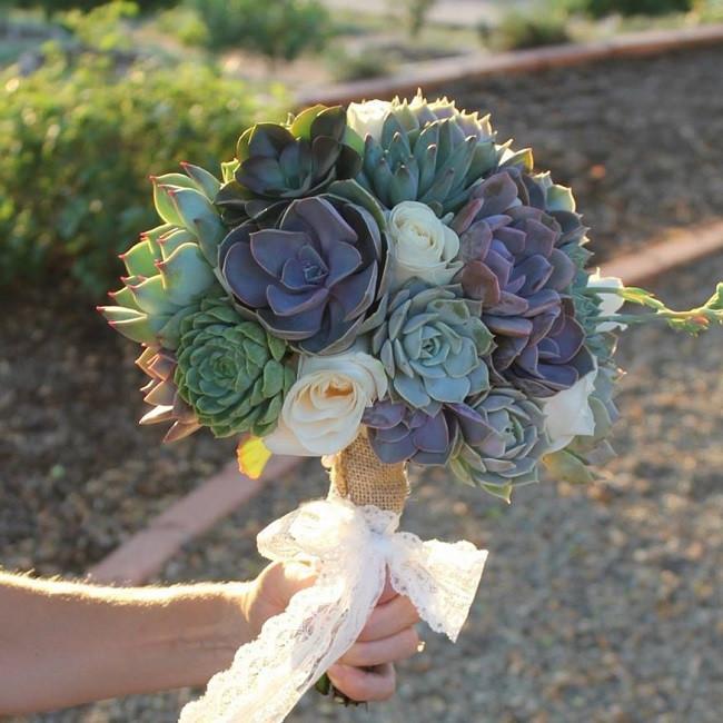 roses with succulents Wedding Succulent Cuttings for Bouquets DIY Decor